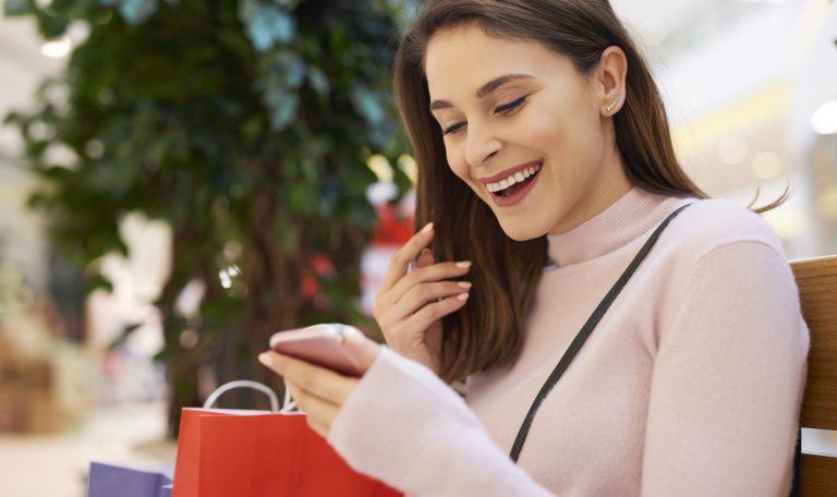 Digital Loyalty Programs vs Traditional Reward Cards